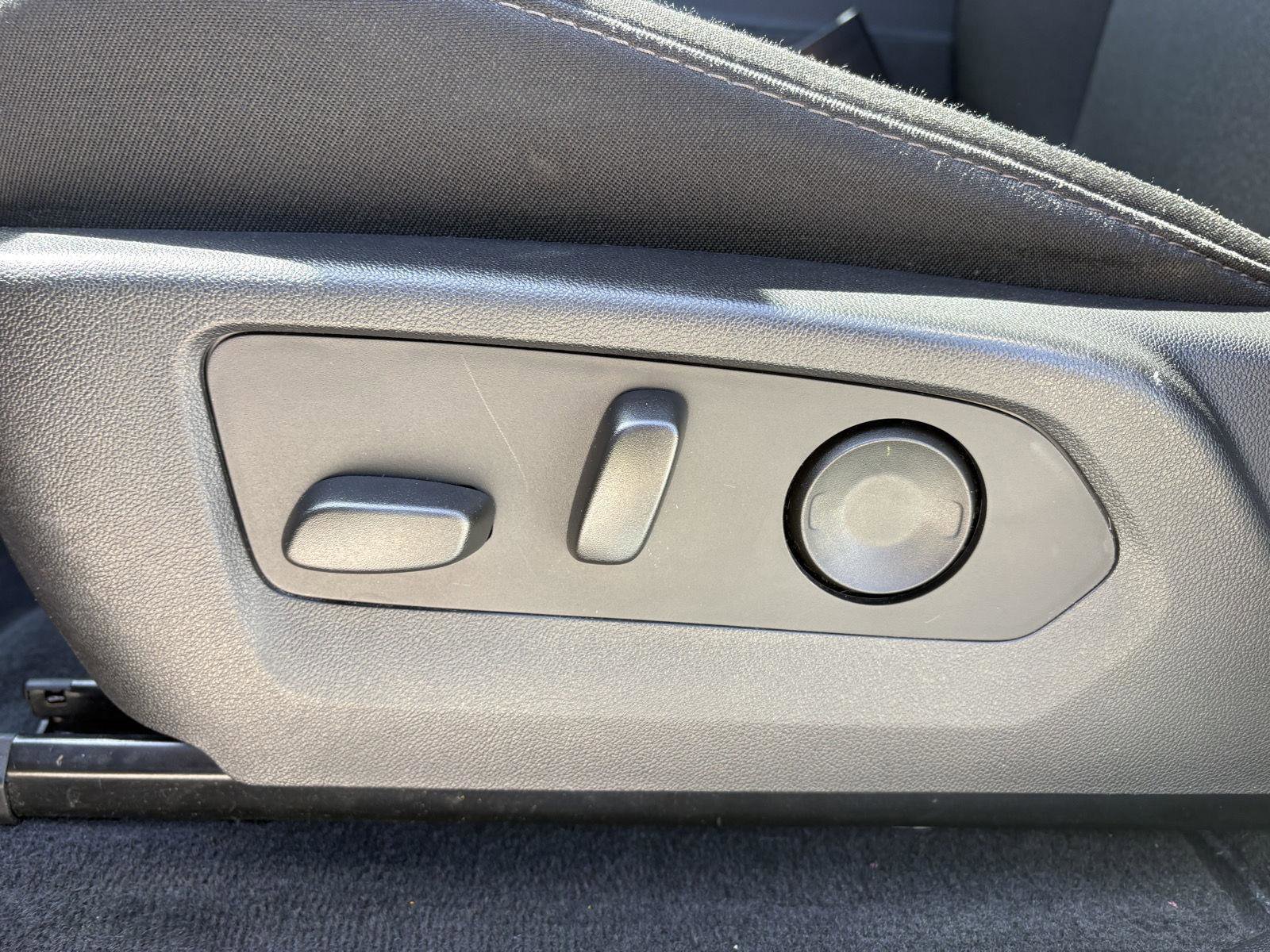 Used 2024 Chevrolet Colorado Trail Boss AWD/4WD image 11