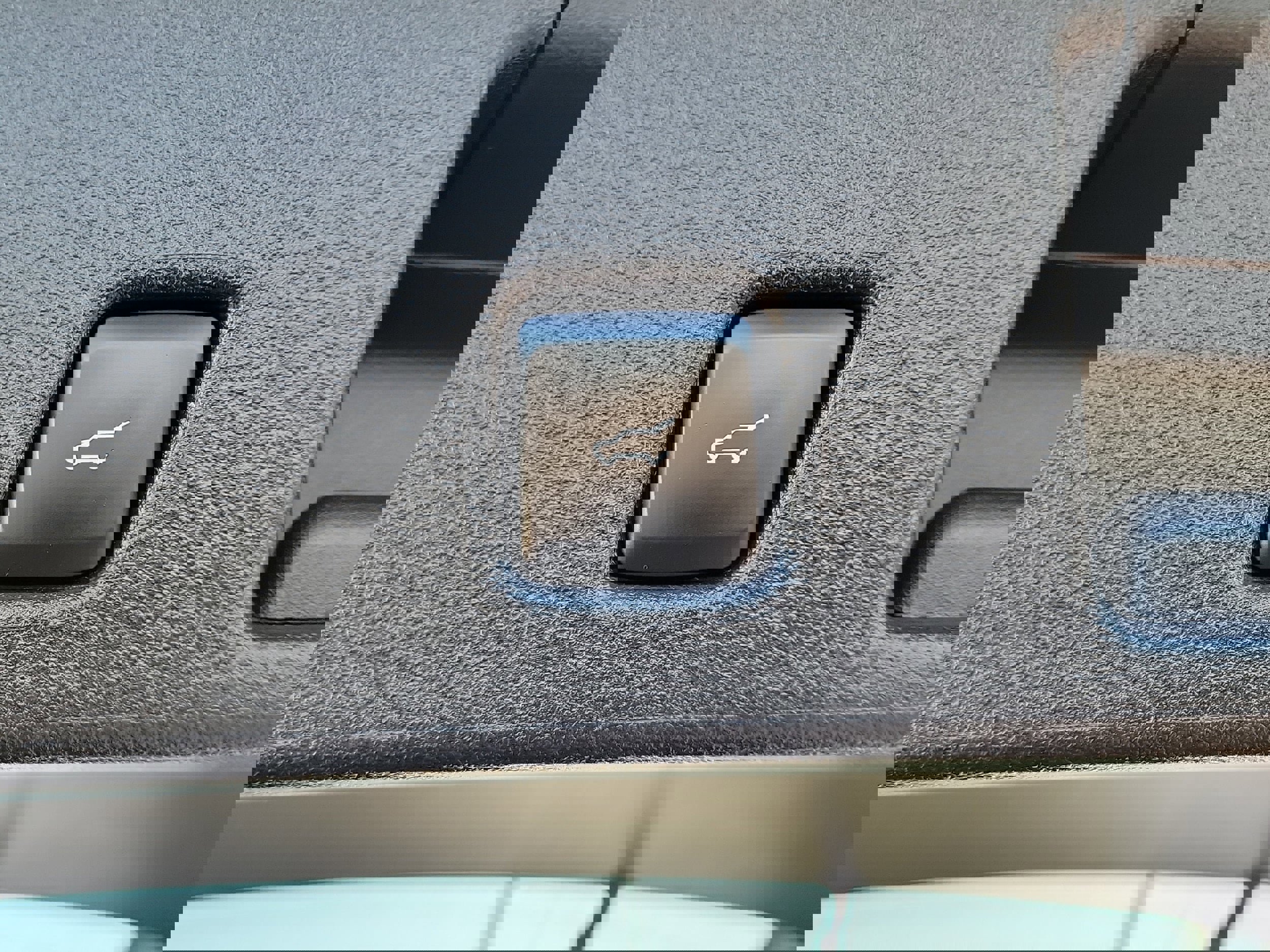 Certified 2022 Ford Escape Titanium image 8