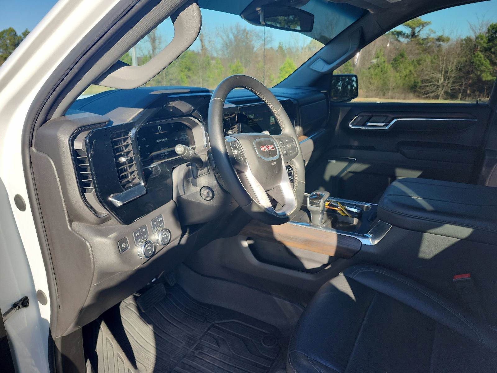 Used 2024 GMC Sierra 1500 SLT w/ SLT Premium Plus Package image 18