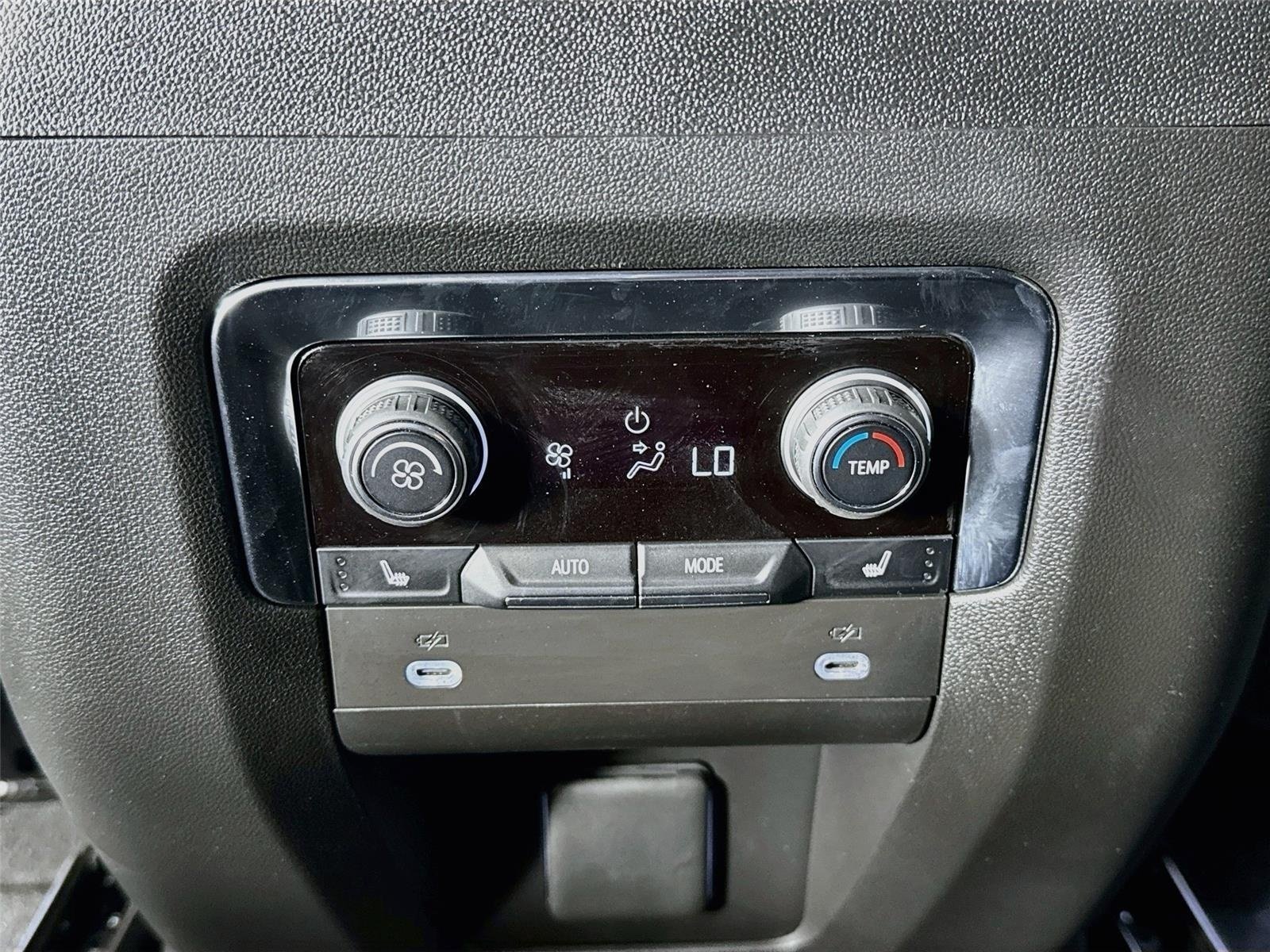 Used 2023 Chevrolet Tahoe High Country AWD/4WD image 27
