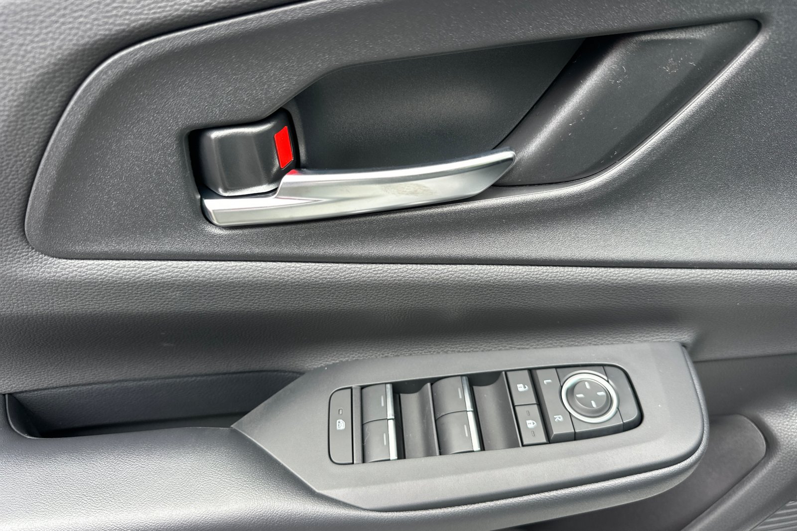 New 2027 Toyota Prius Plug-In Hybrid FWD image 8