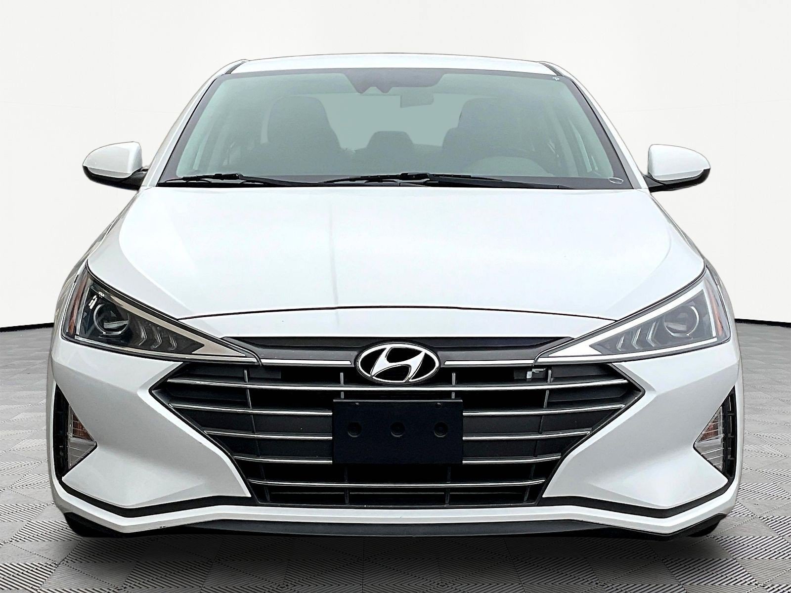 Used 2020 Hyundai Elantra SEL w/ Cargo Package (C1) FWD image 2