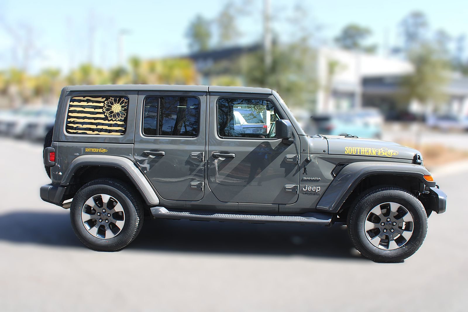 Used 2022 Jeep Wrangler Unlimited Sahara w/ Cold Weather Group image 14