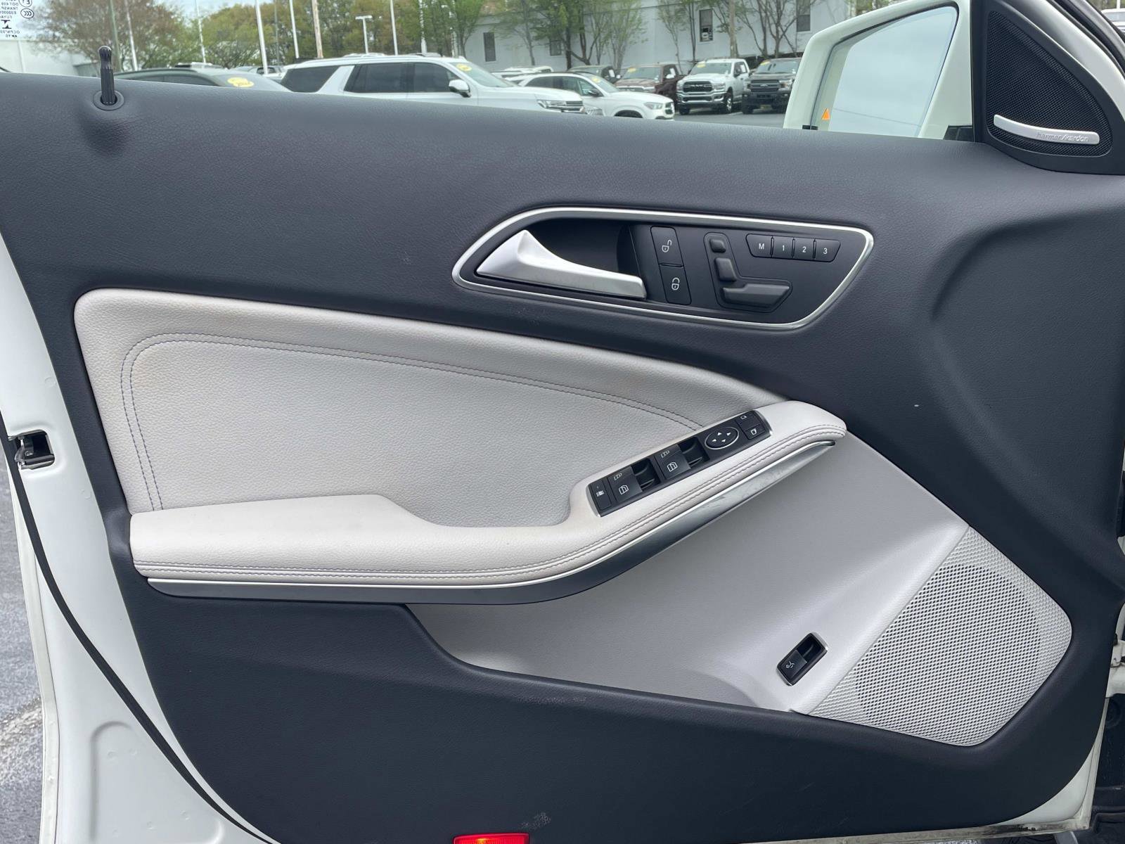 Used 2017 Mercedes-Benz GLA 250 4MATIC image 14