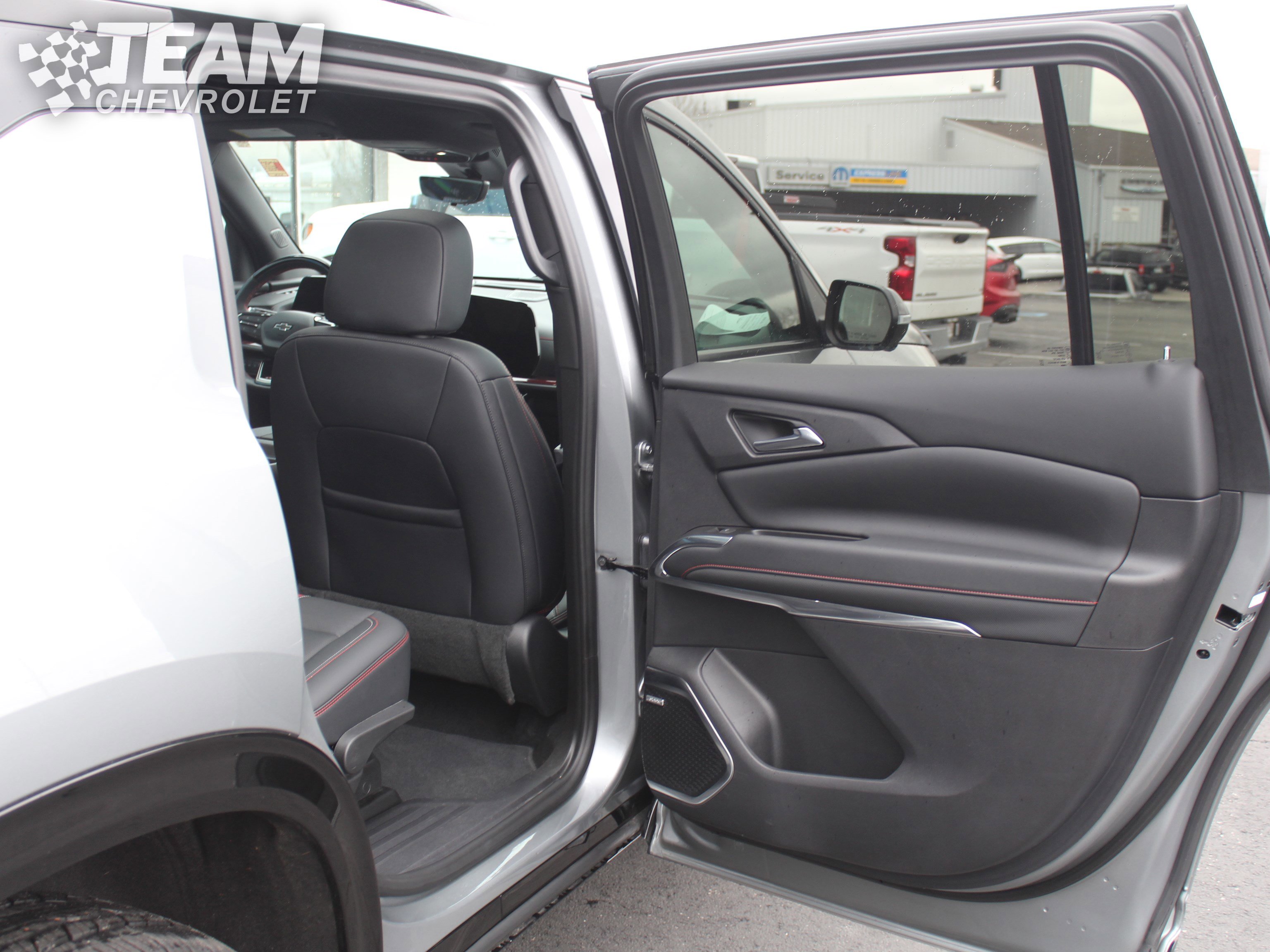 Certified 2024 Chevrolet Traverse RS image 23