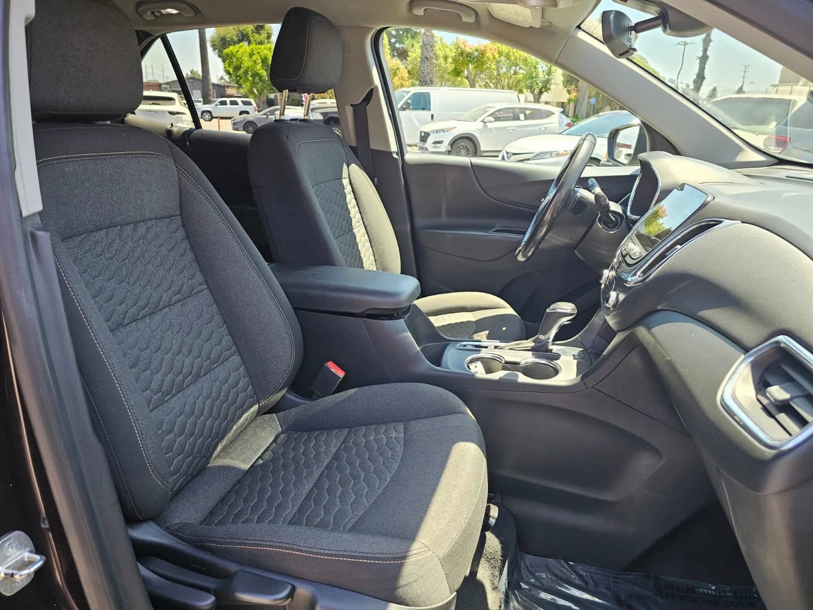 Used 2020 Chevrolet Equinox LT FWD image 17