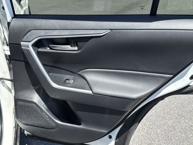 Used 2025 Toyota RAV4 XLE w/ Convenience Package FWD image 16