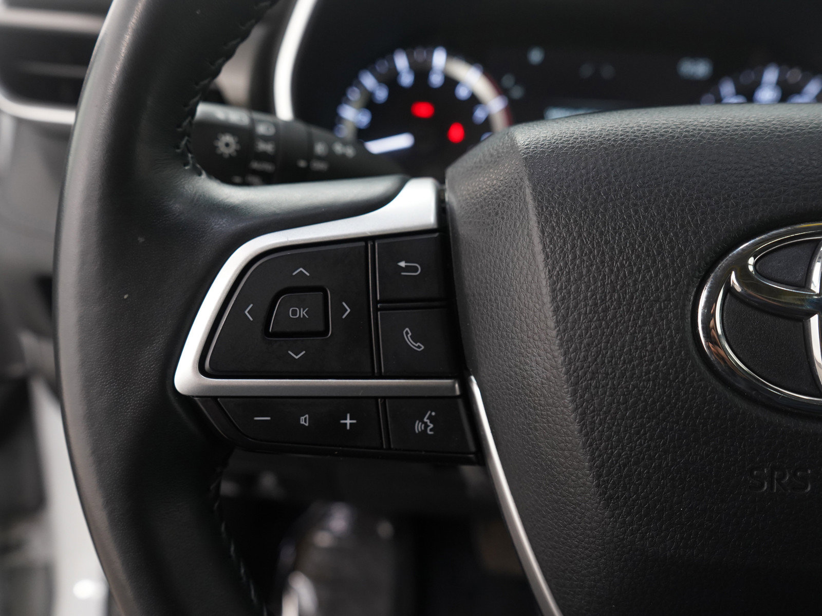 Used 2024 Toyota Highlander XLE AWD/4WD image 24