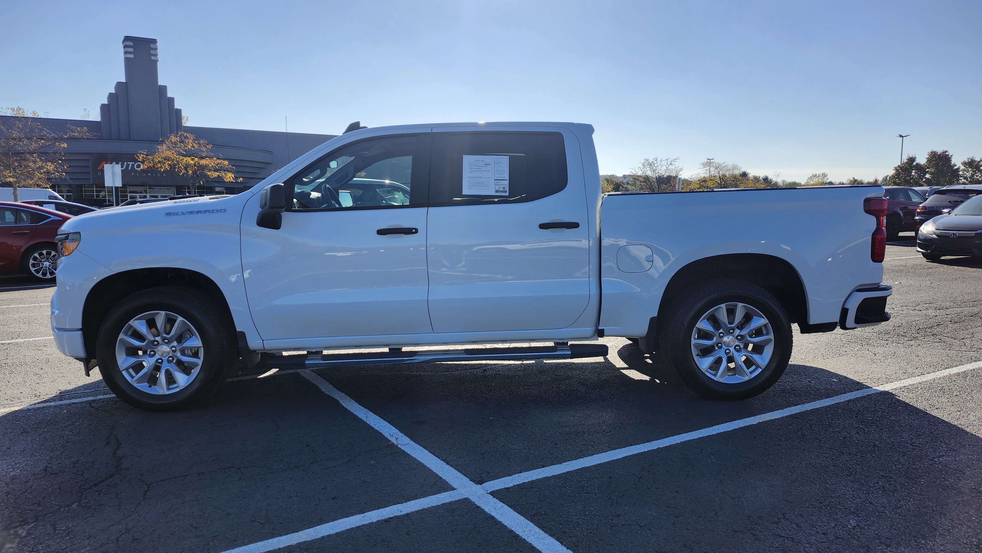 Used 2025 Chevrolet Silverado 1500 Custom image 9