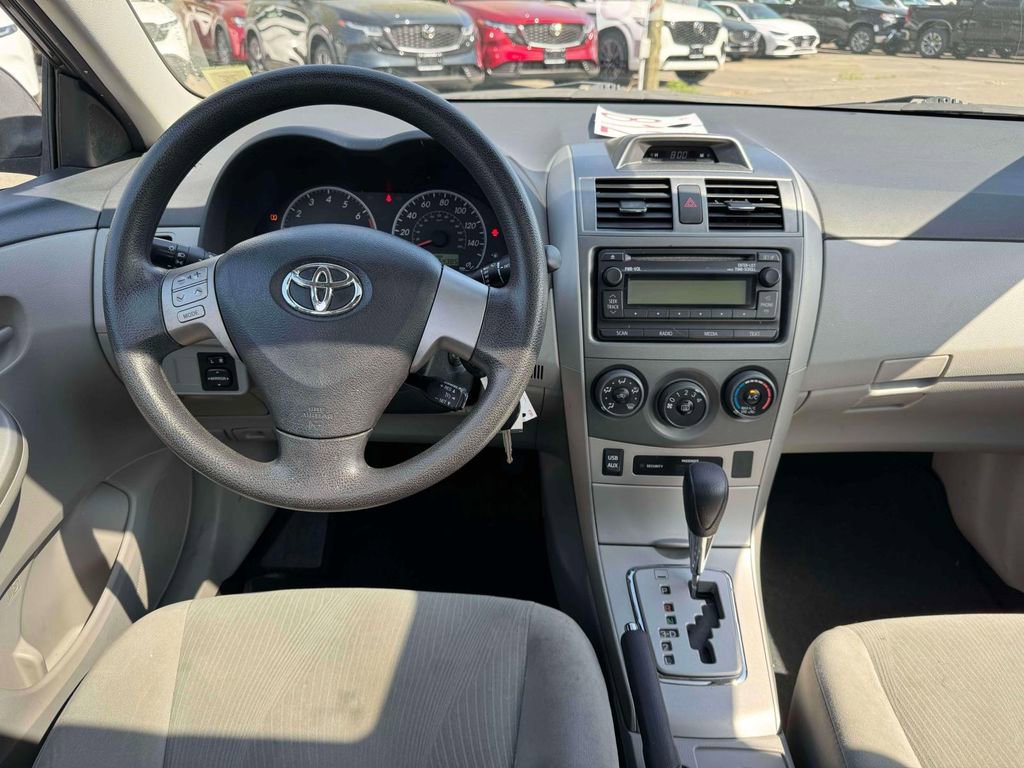 Used 2012 Toyota Corolla LE w/ Premium Pkg FWD image 19