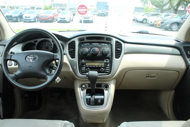 Used 2001 Toyota Highlander 2WD w/ Quick-Order Pkg image 16