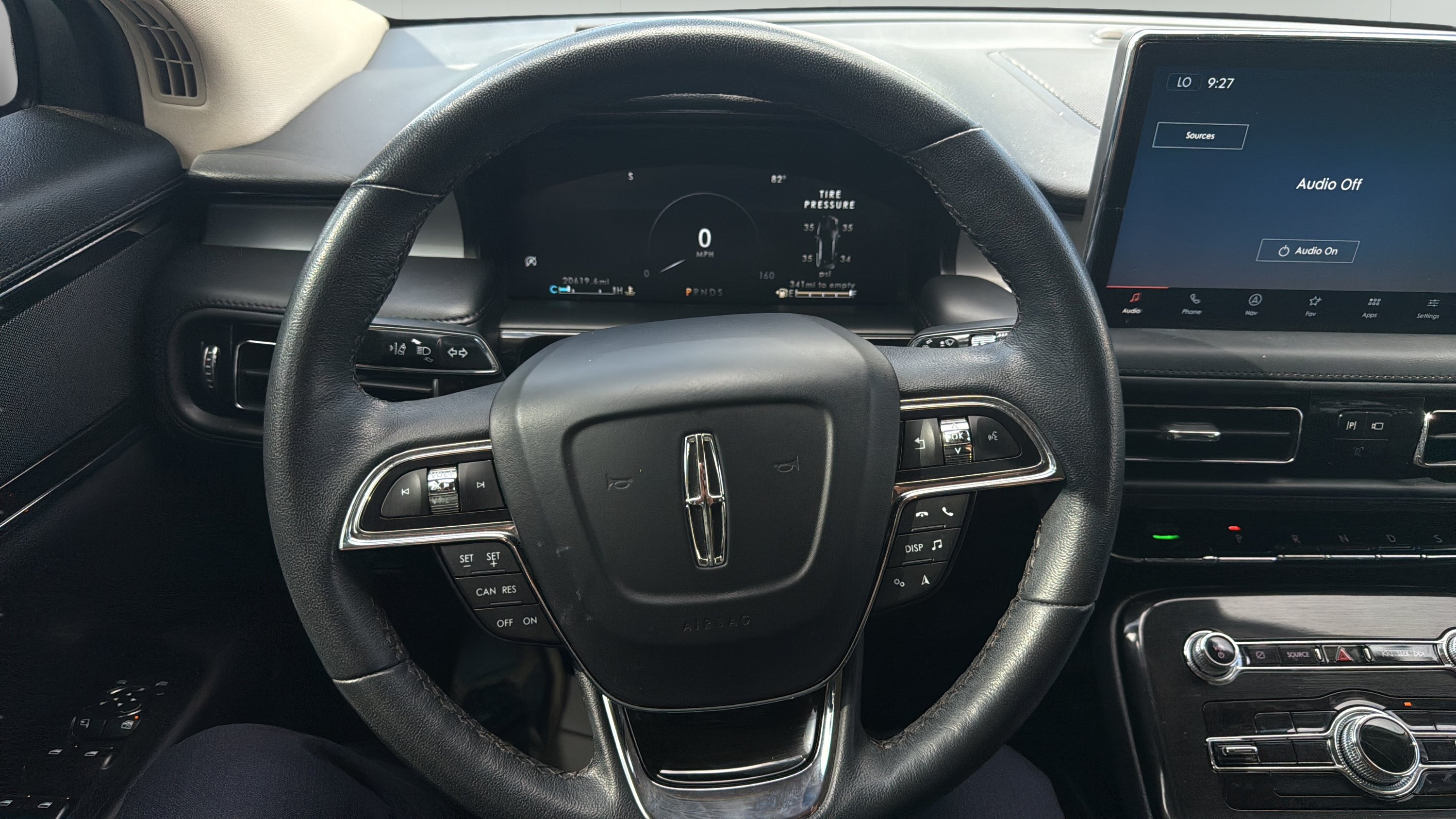 Used 2023 Lincoln Nautilus FWD w/ Premium Package image 12