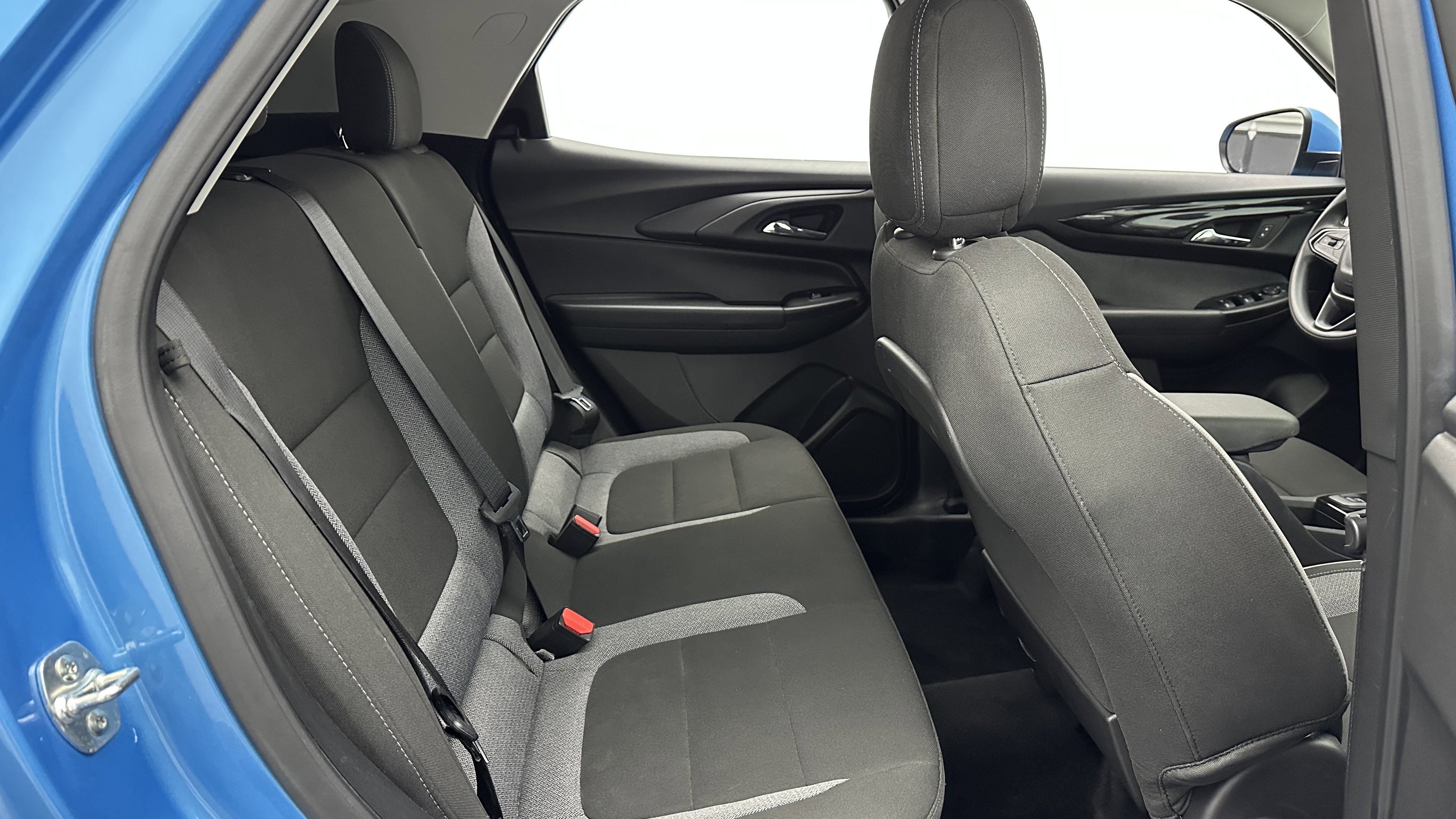 Used 2025 Chevrolet TrailBlazer LT image 30