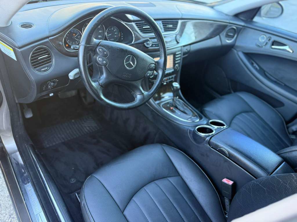 Used 2007 Mercedes-Benz CLS 550 CLS 550 4dr Sedan image 19