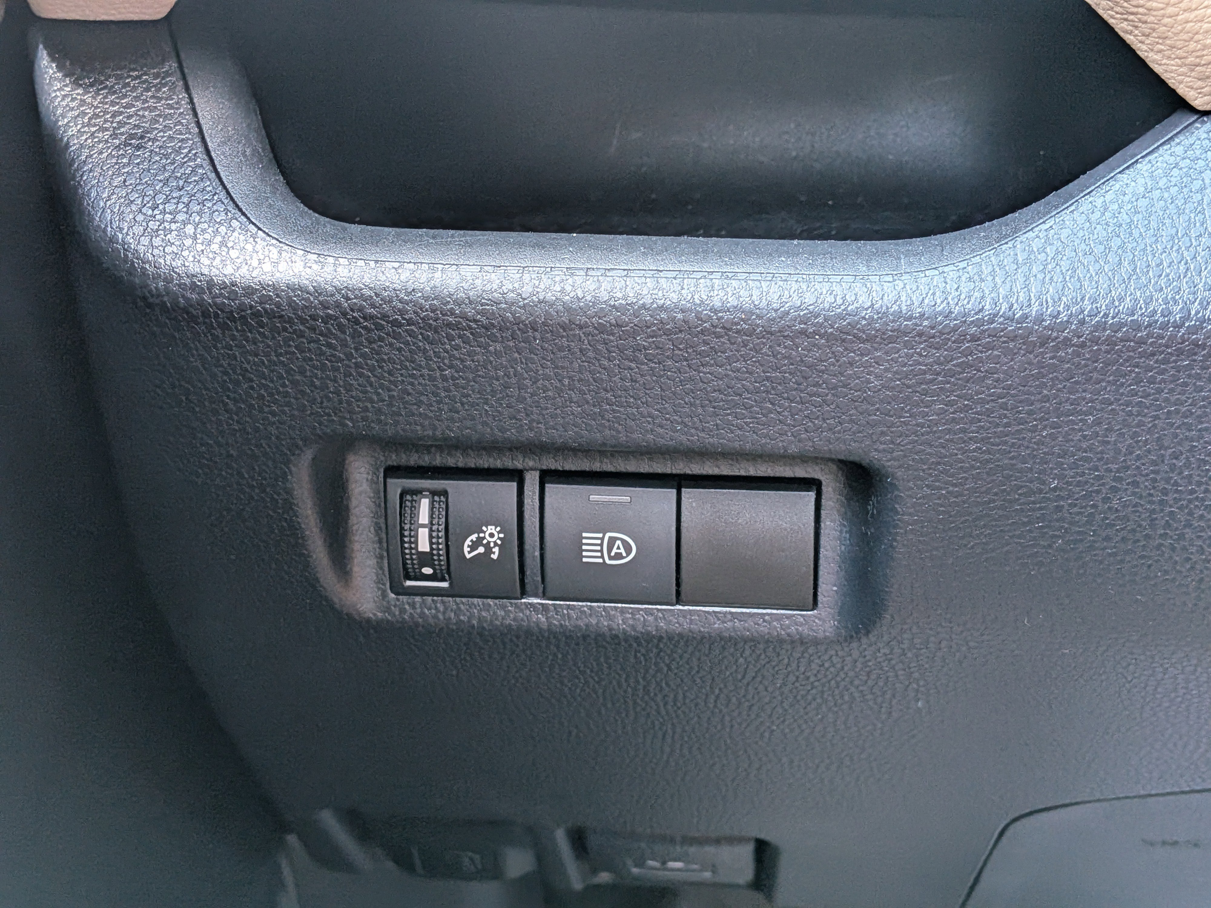 Used 2019 Toyota RAV4 LE image 22