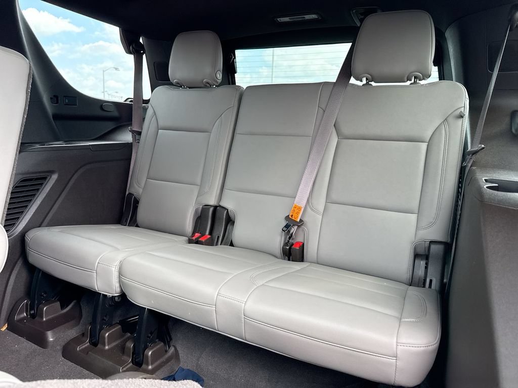 Used 2021 Chevrolet Tahoe Z71 w/ Z71 Signature Package AWD/4WD image 24