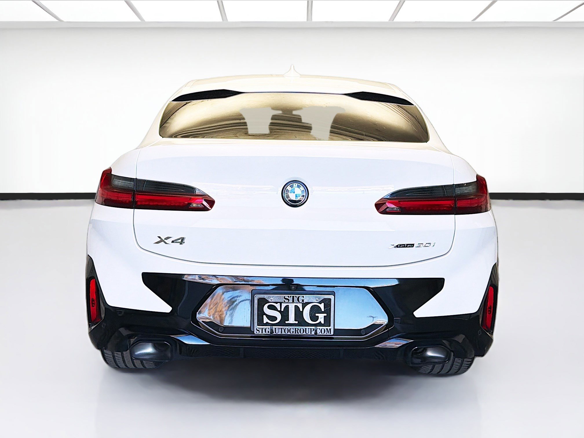 Used 2025 BMW X4 xDrive30i w/ Premium Package image 5