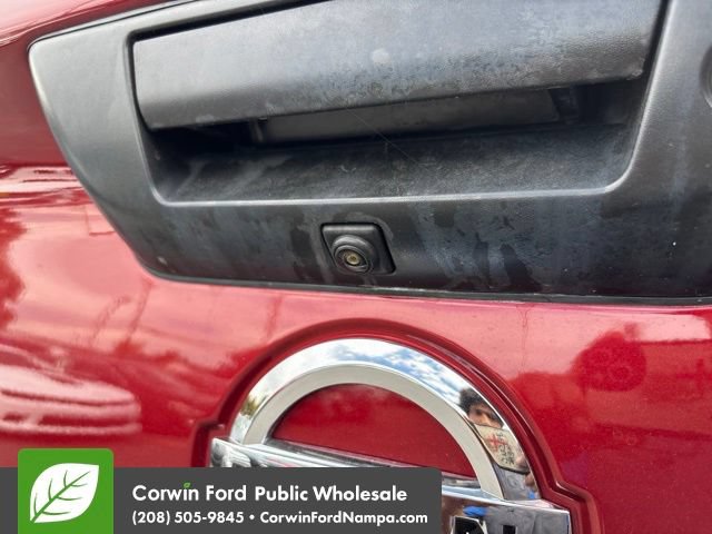Used 2019 Nissan Titan SV AWD/4WD image 11