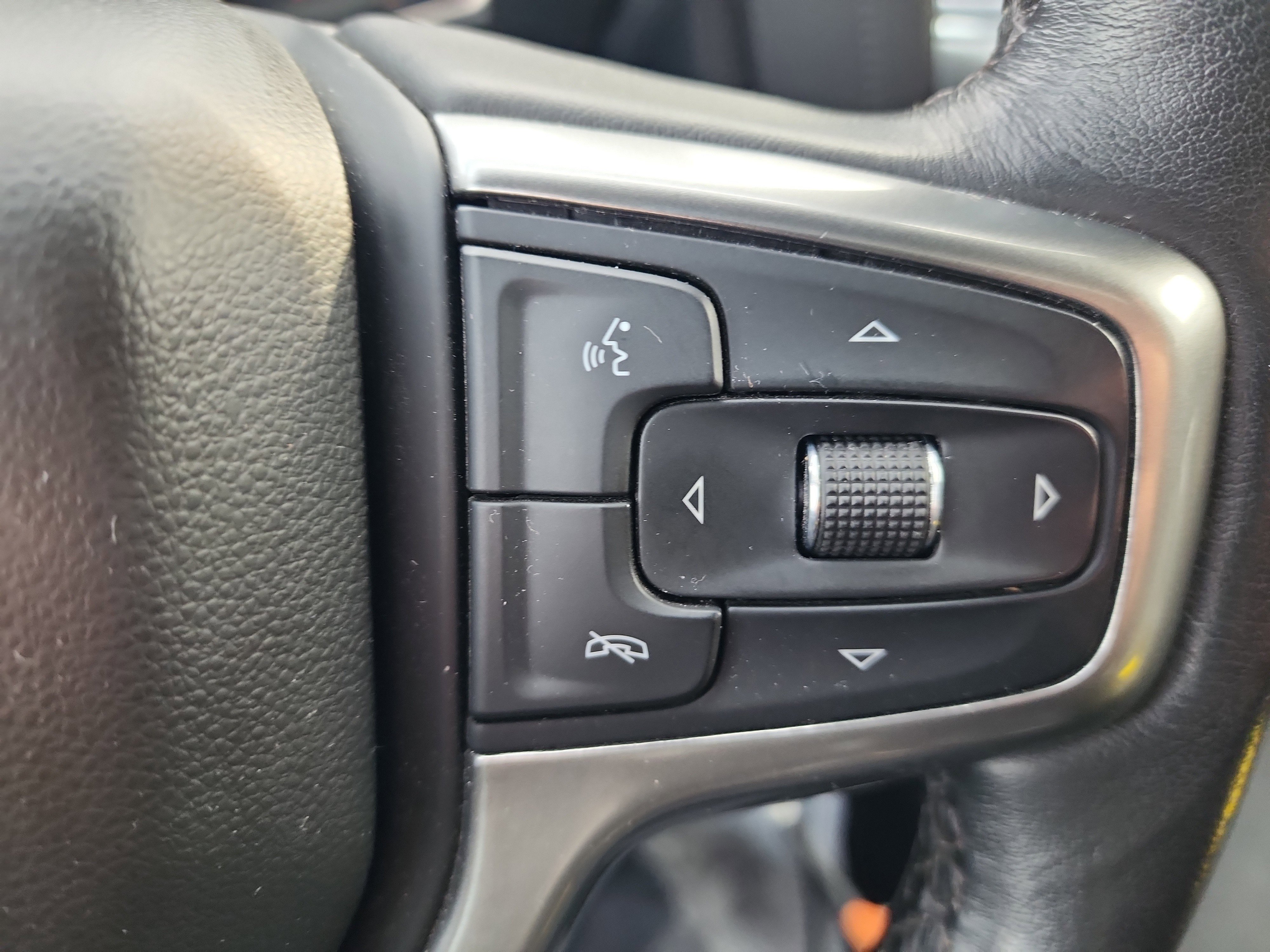 Certified 2022 Chevrolet Silverado 2500 LT w/ Convenience Package image 18