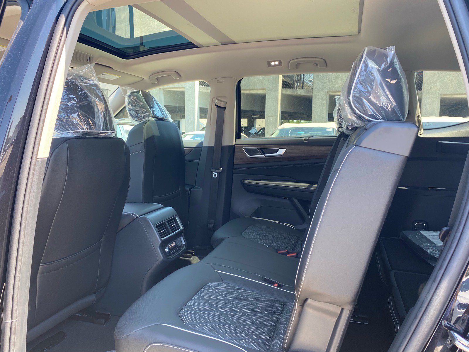 New 2026 Volkswagen Atlas SEL Premium R-Line AWD/4WD image 14