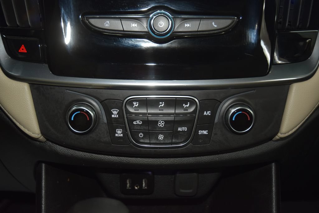 Used 2023 Chevrolet Traverse LS w/ Safety Package FWD image 30