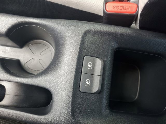 Used 2022 Nissan Versa SV FWD image 27