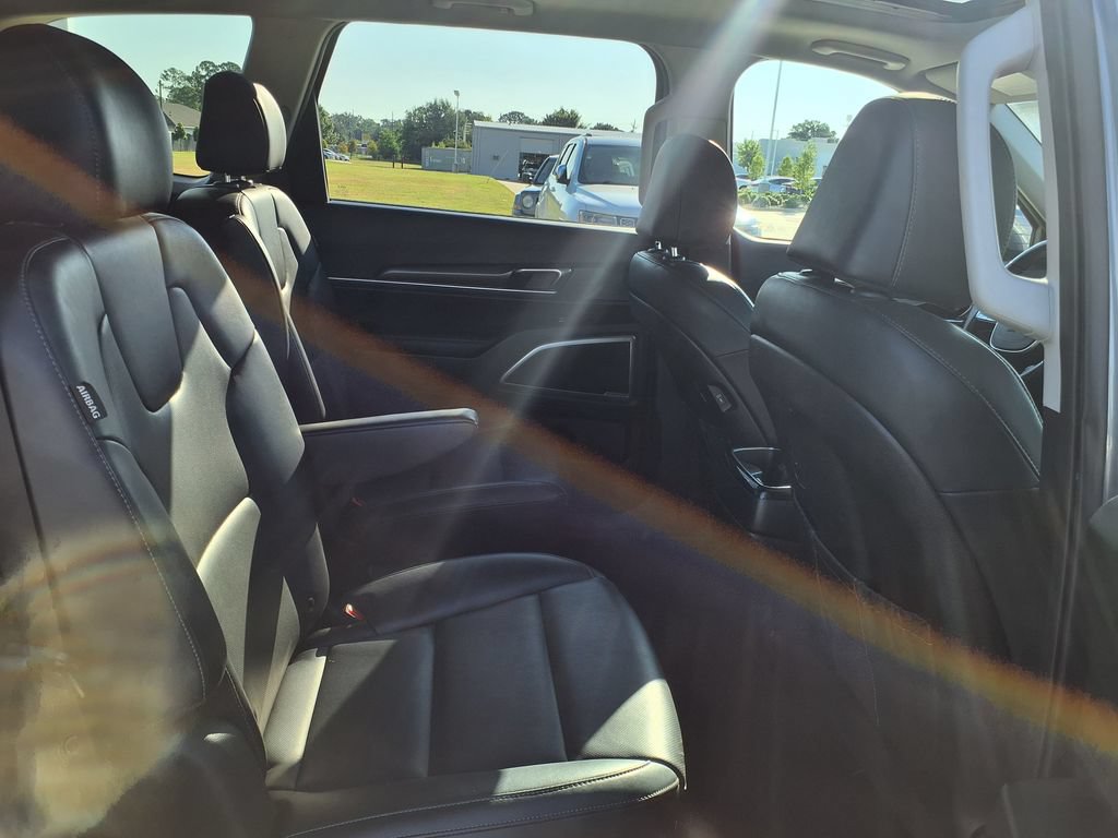Used 2025 Kia Telluride S FWD image 23