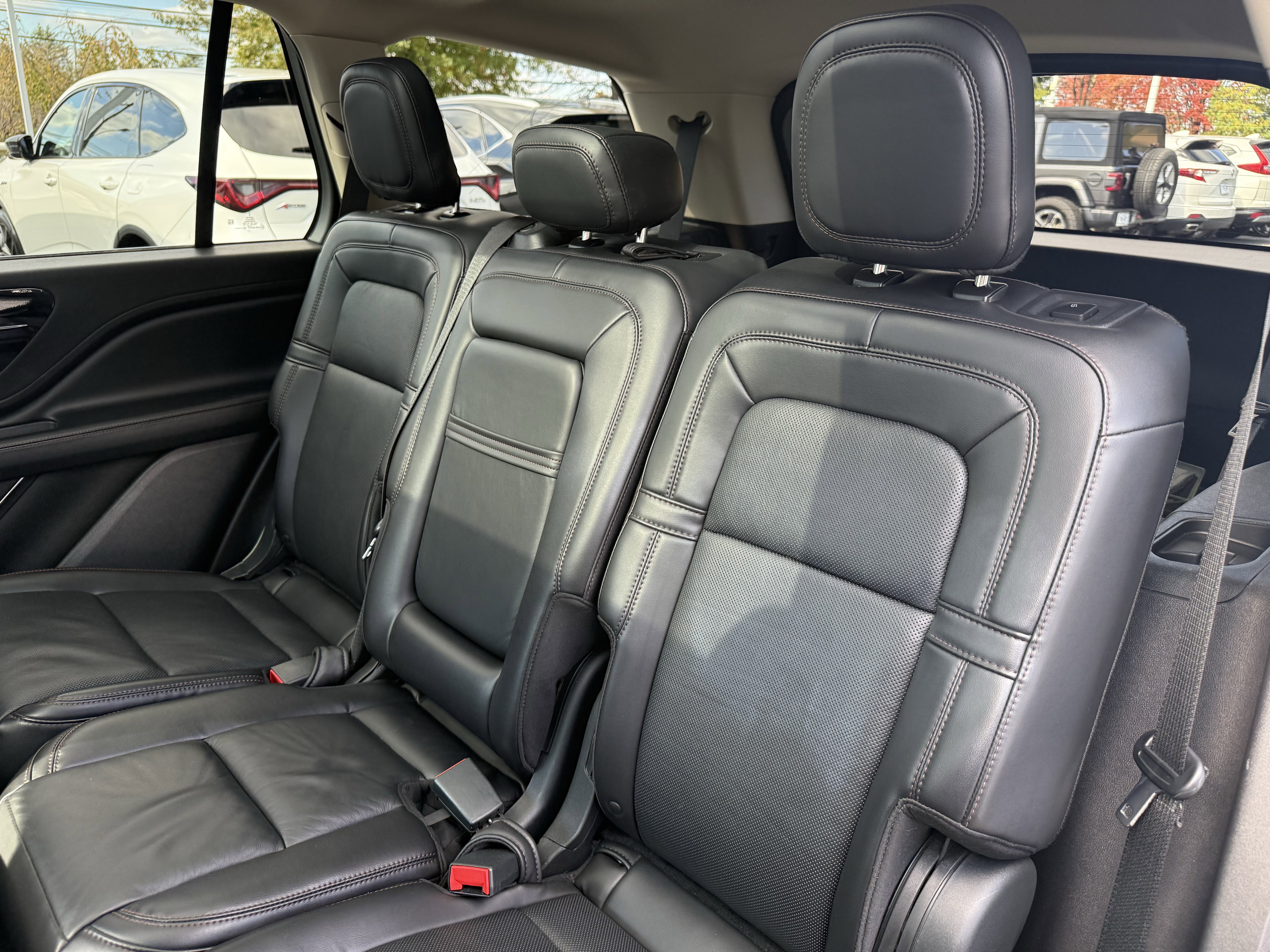 Used 2021 Lincoln Aviator Reserve w/ Equipment Group 201A image 17