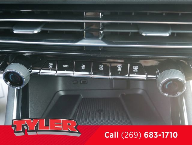 New 2026 Chevrolet Traverse RS w/ LPO, Floor Liner Package image 34