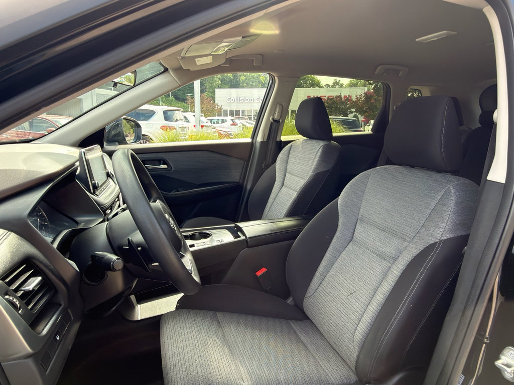 Certified 2023 Nissan Rogue SV FWD image 10