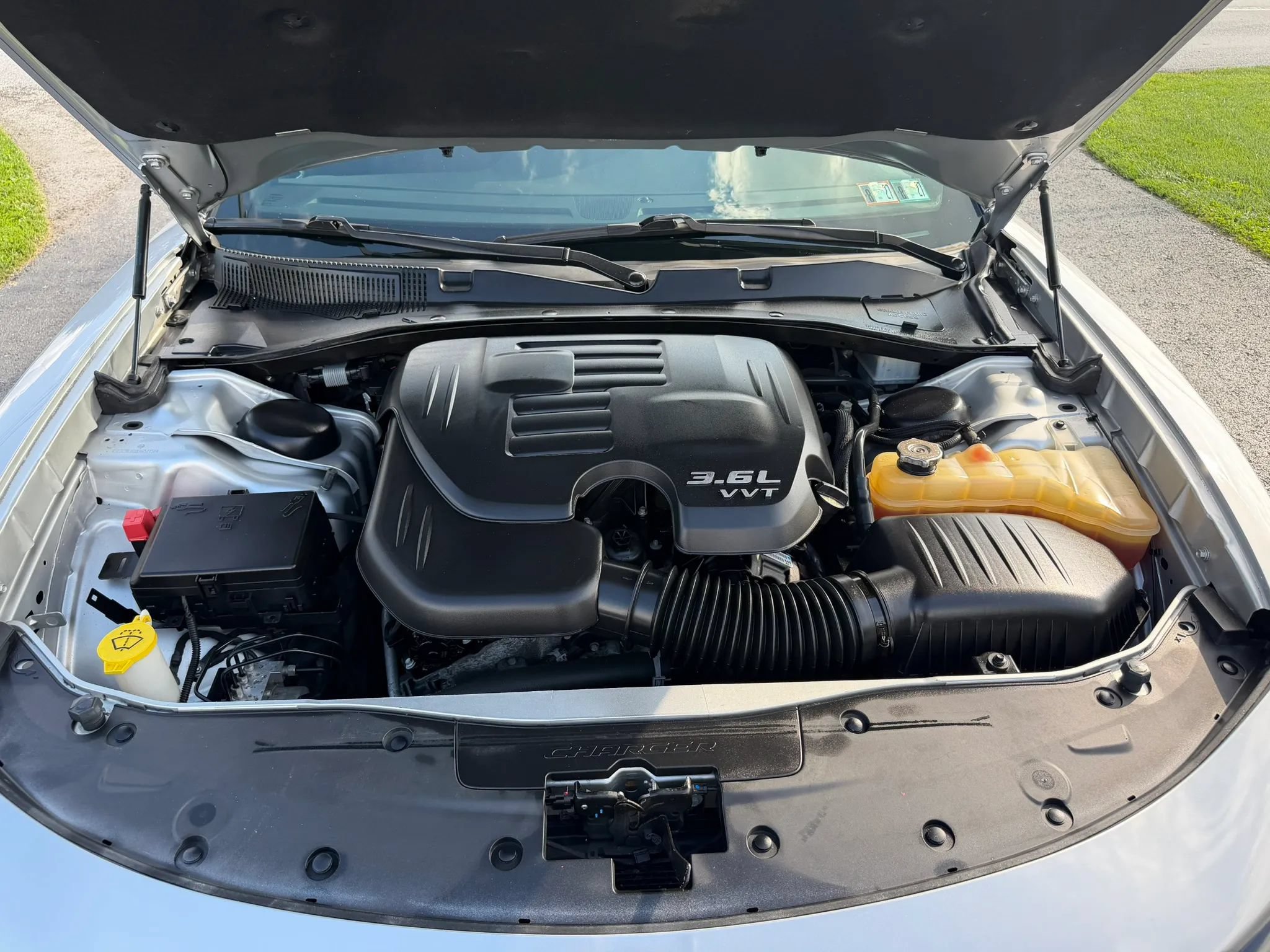 Used 2019 Dodge Charger SXT AWD/4WD image 54