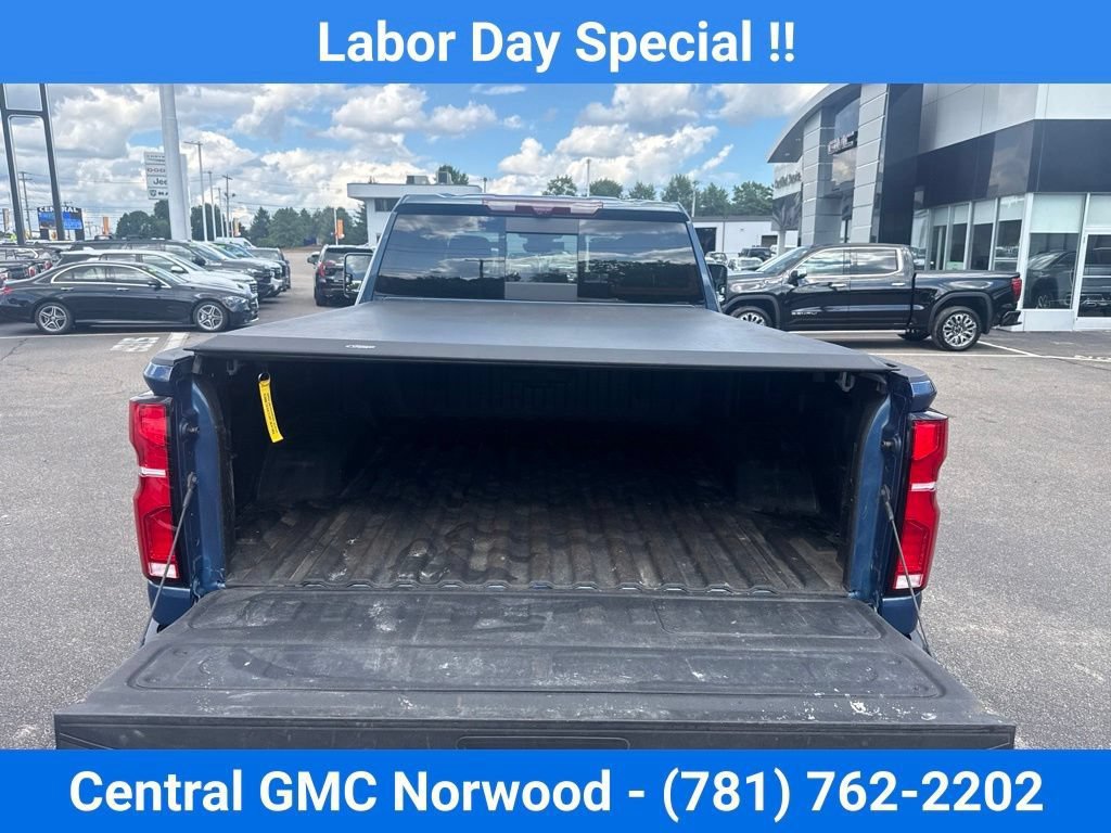 Used 2024 Chevrolet Silverado 2500 LTZ w/ LTZ Premium Package AWD/4WD image 10
