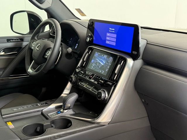 New 2025 Lexus LX 700h Overtrail image 31
