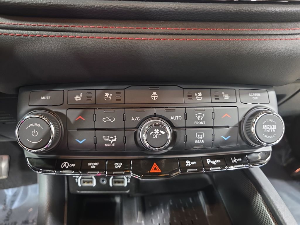 Used 2025 Dodge Durango GT image 21