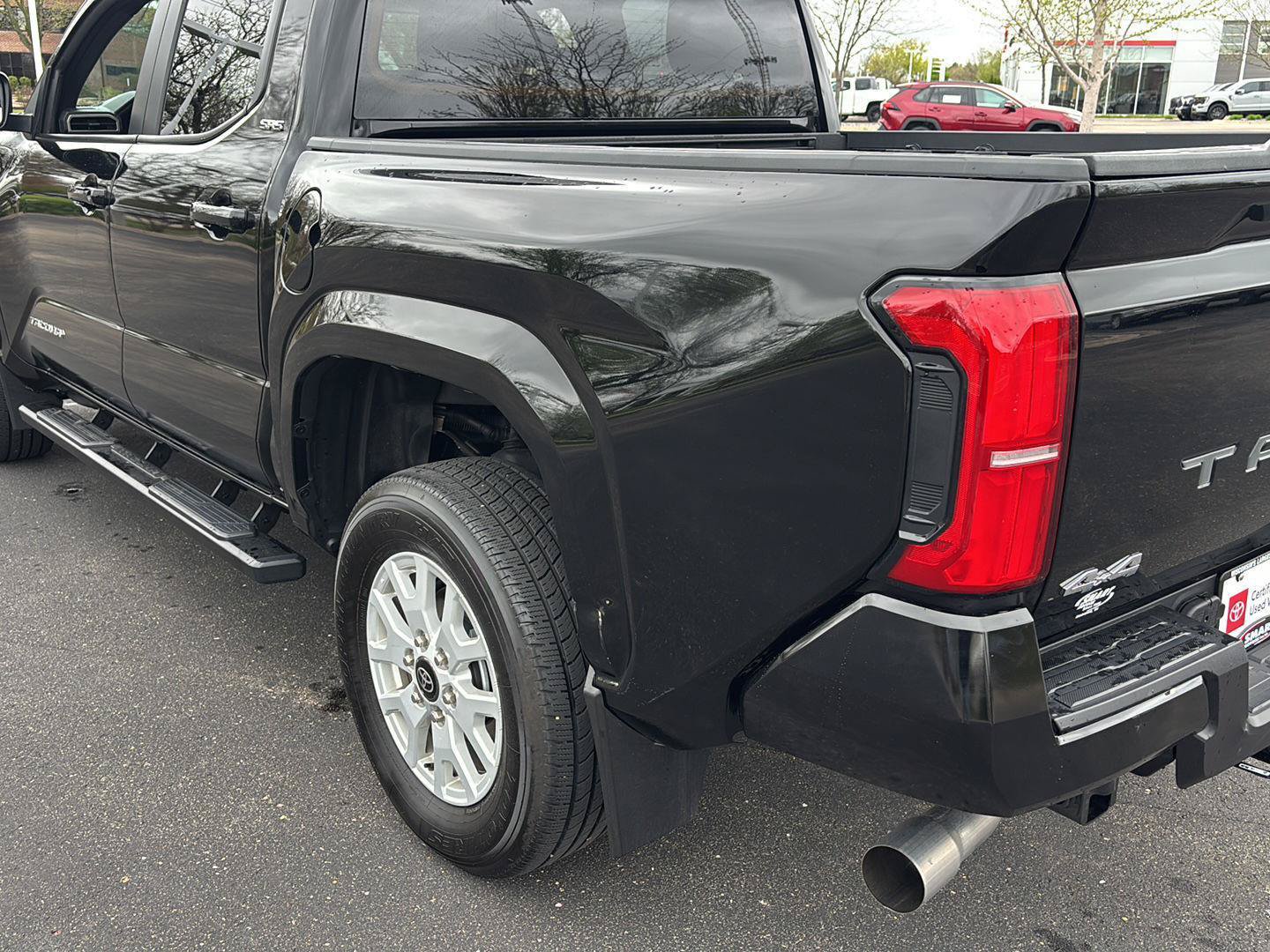 Used 2024 Toyota Tacoma SR5 AWD/4WD image 24