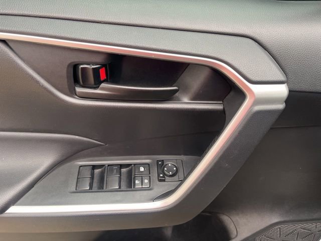 Used 2023 Toyota RAV4 LE FWD image 8