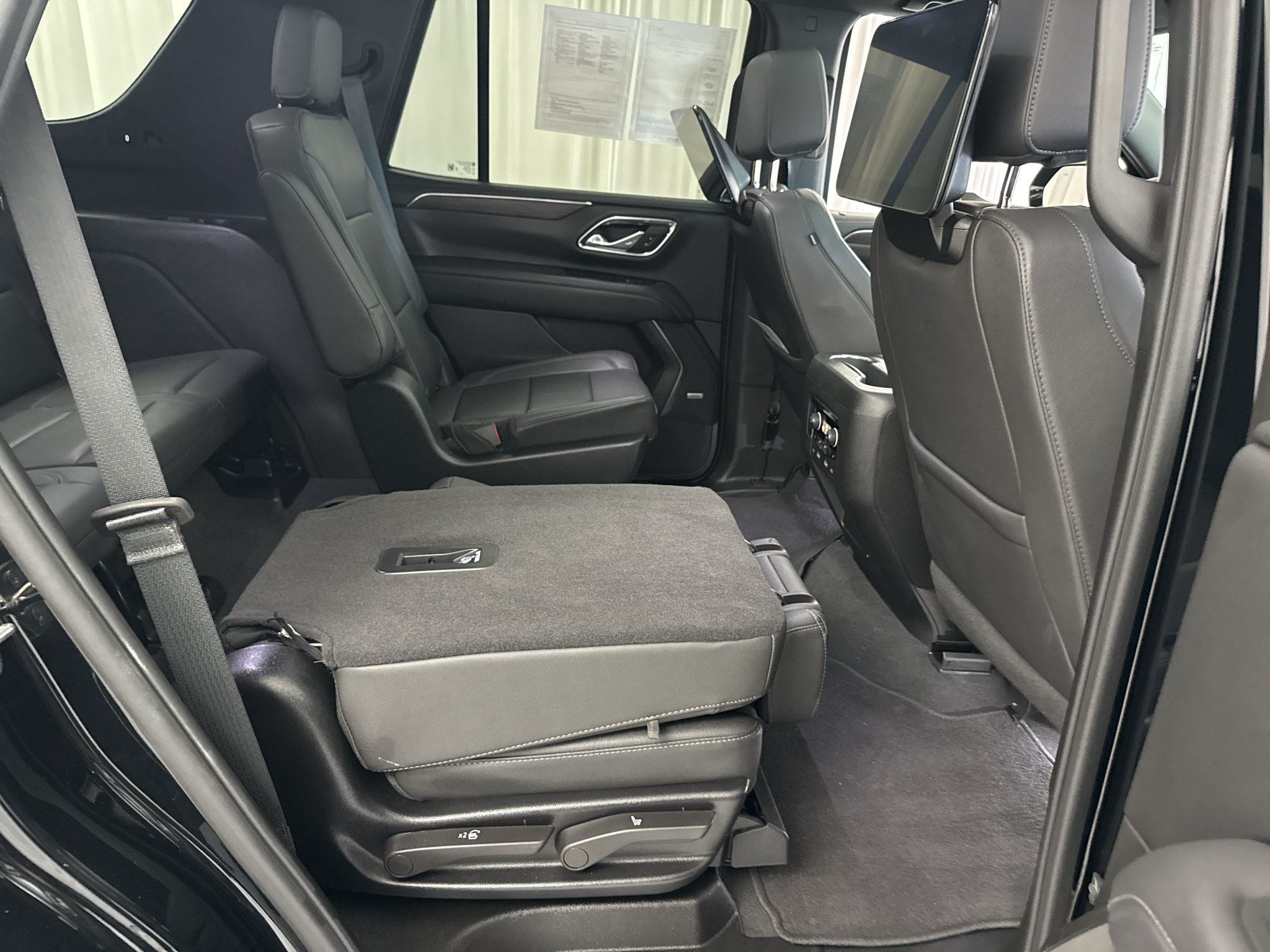 Used 2024 Chevrolet Tahoe LT w/ LT Signature Plus Package AWD/4WD image 40