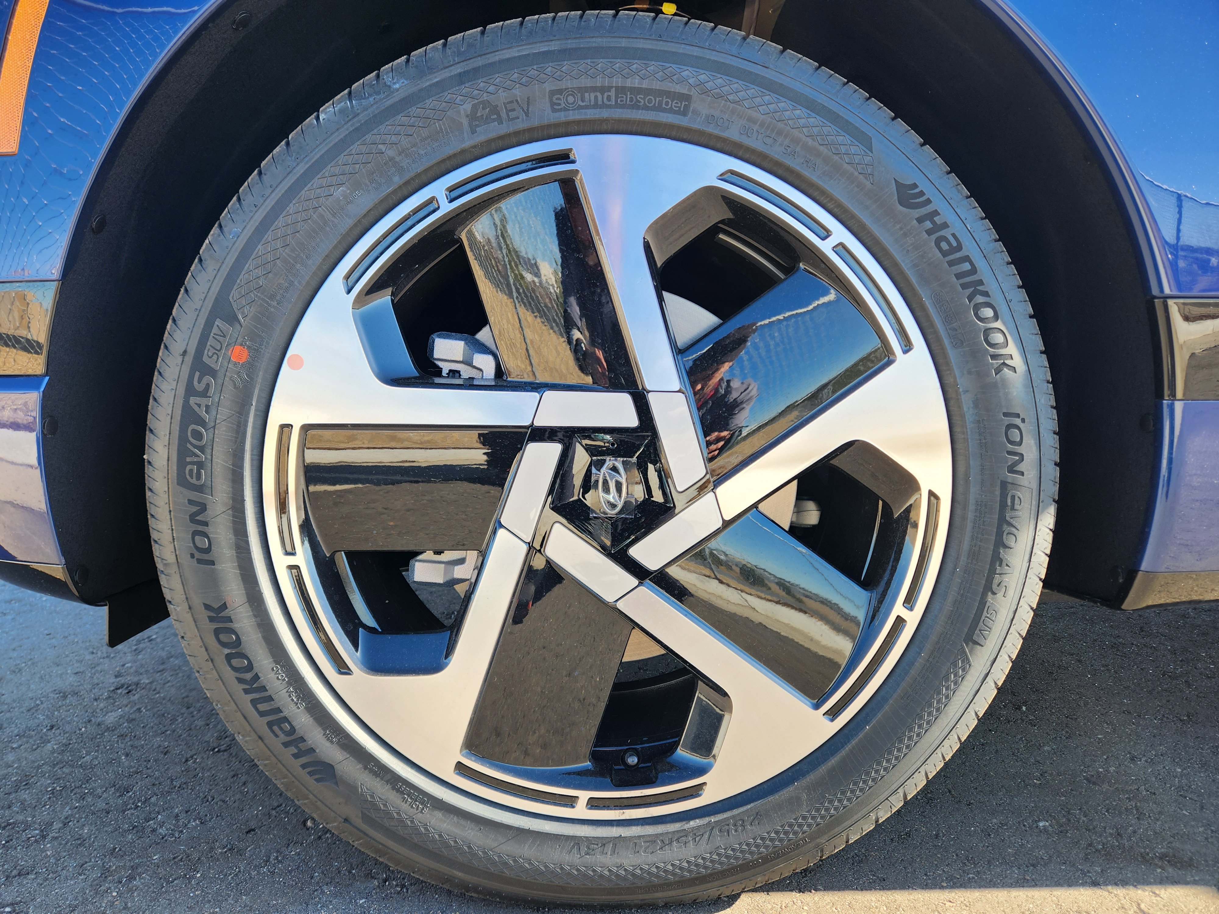 New 2026 Hyundai Ioniq 9 Calligraphy w/ Tow & Go Package image 25