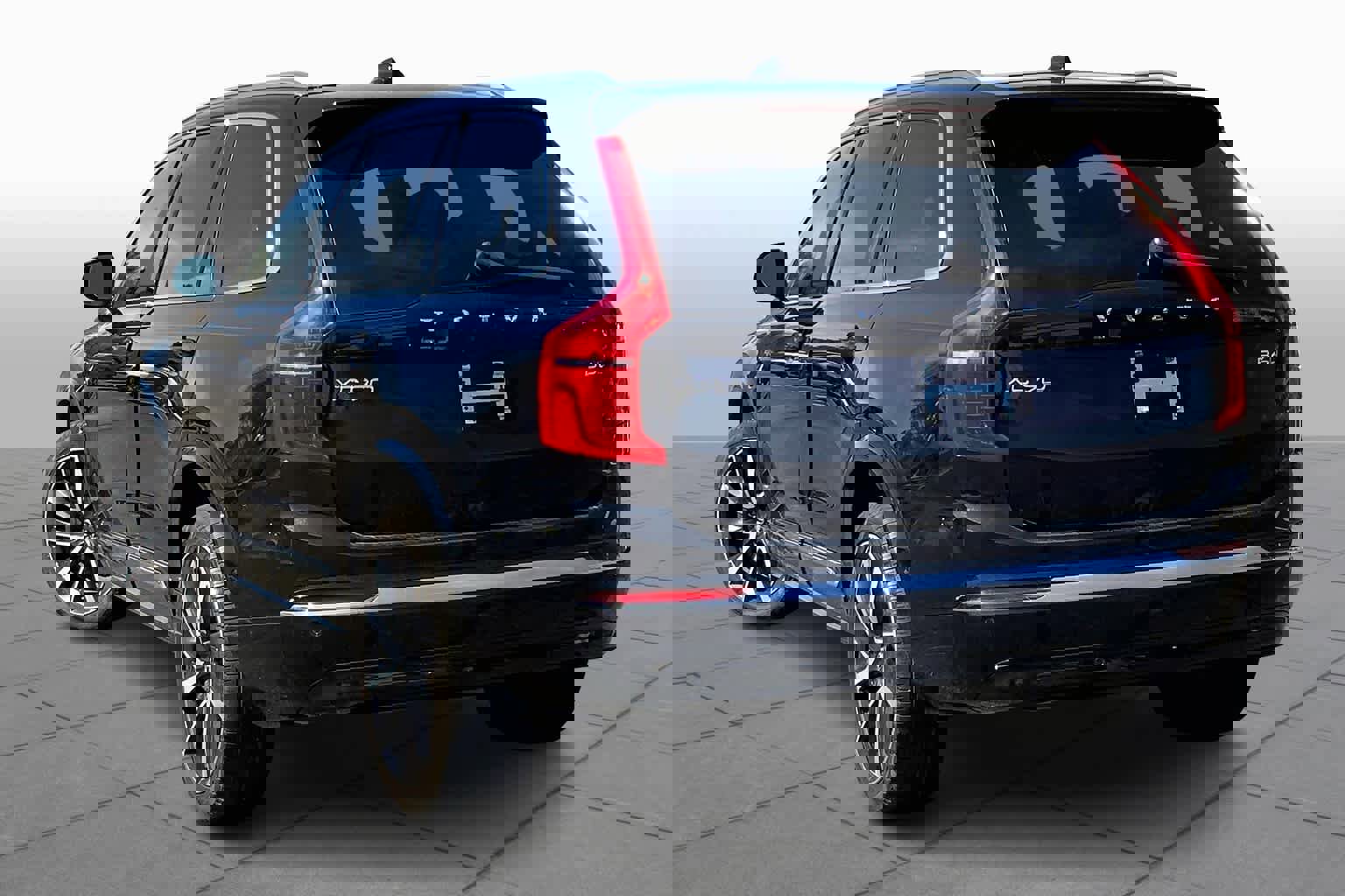 Certified 2023 Volvo XC90 B6 Plus w/ Protection Package image 11