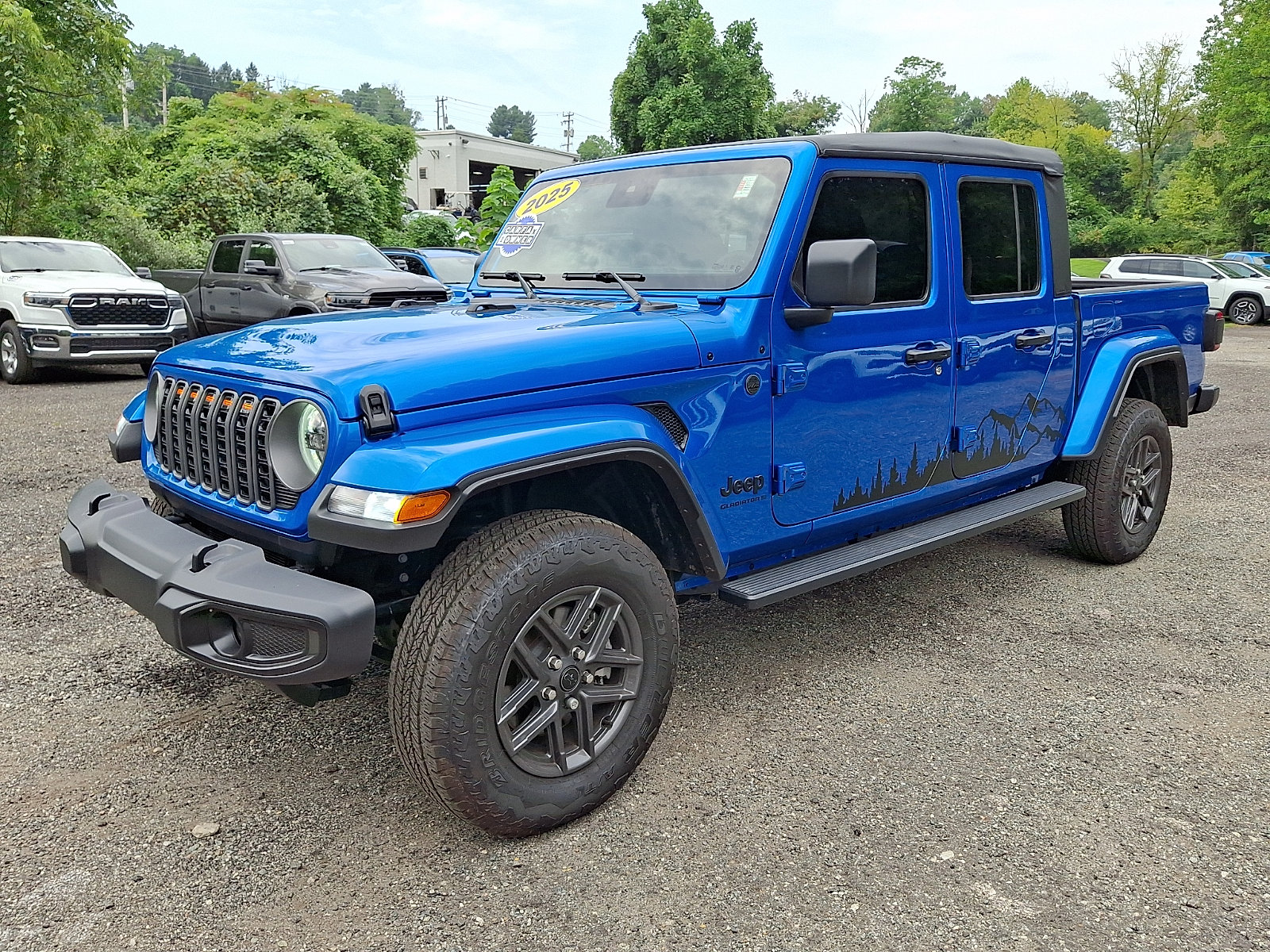 Certified 2025 Jeep Gladiator Sport AWD/4WD image 3
