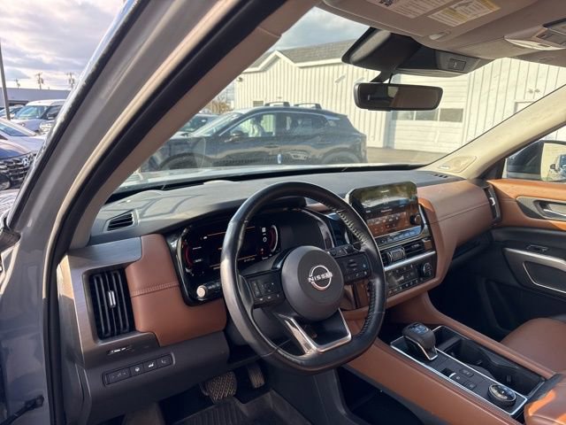 Used 2023 Nissan Pathfinder Platinum image 9