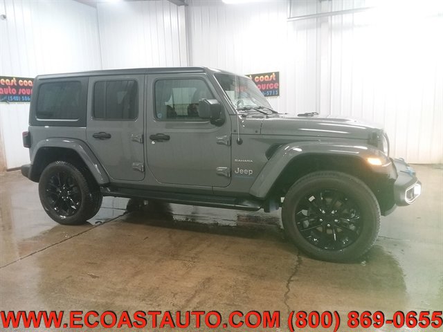 Used 2023 Jeep Wrangler Sahara w/ Cold Weather Group AWD/4WD image 5