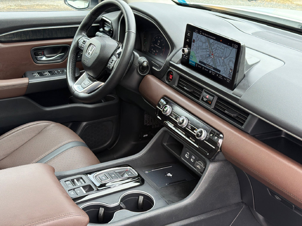 Used 2025 Honda Pilot Elite image 14