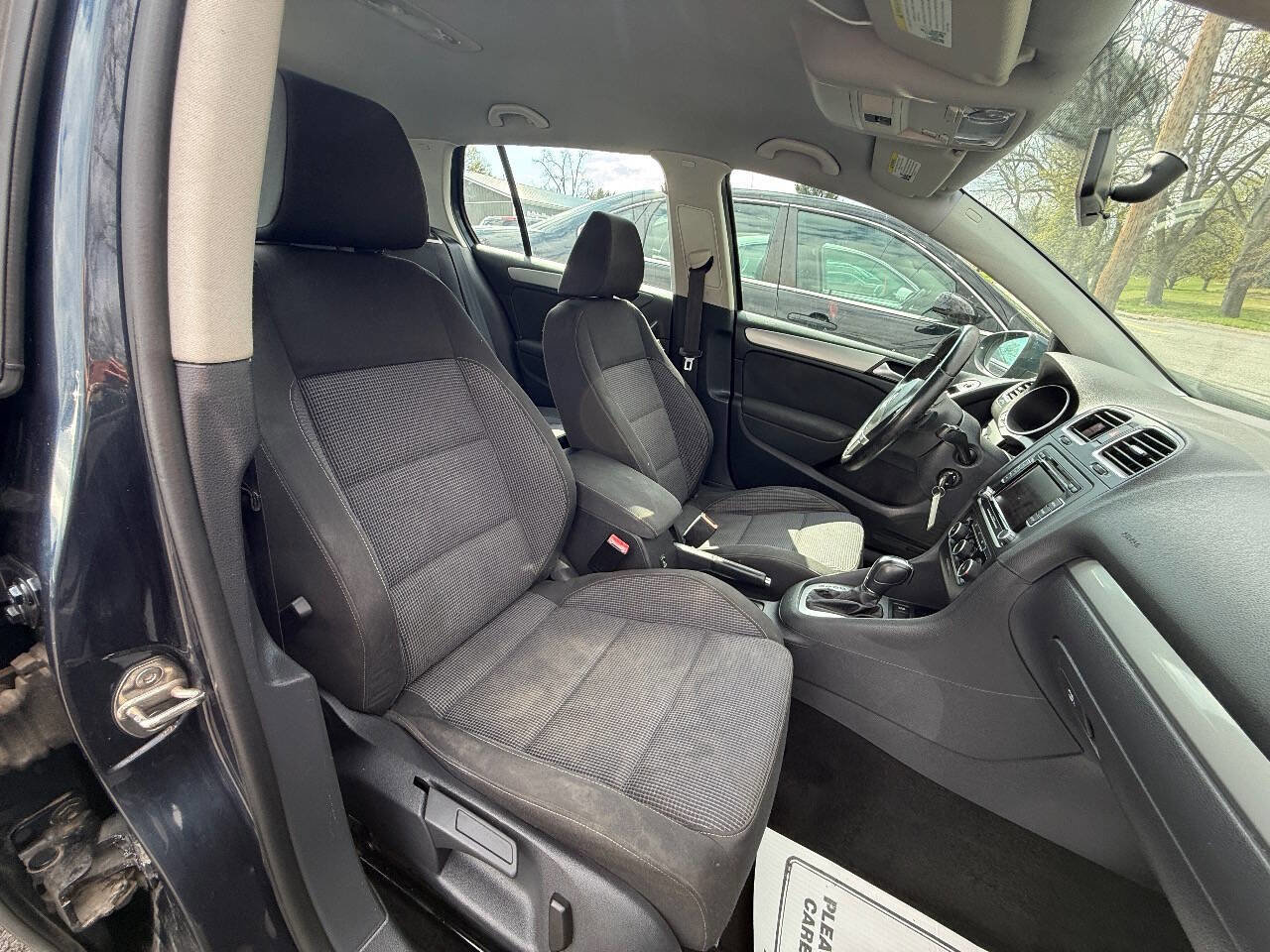 Used 2014 Volkswagen Golf TDI image 8