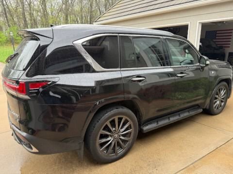 Used 2023 Lexus LX 600 F Sport w/ Accessory Package (Z1) AWD/4WD image 9