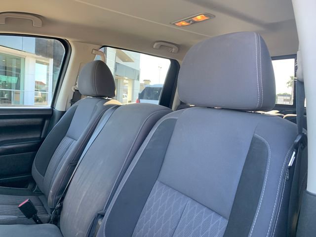 Used 2022 Nissan Titan SV AWD/4WD image 21