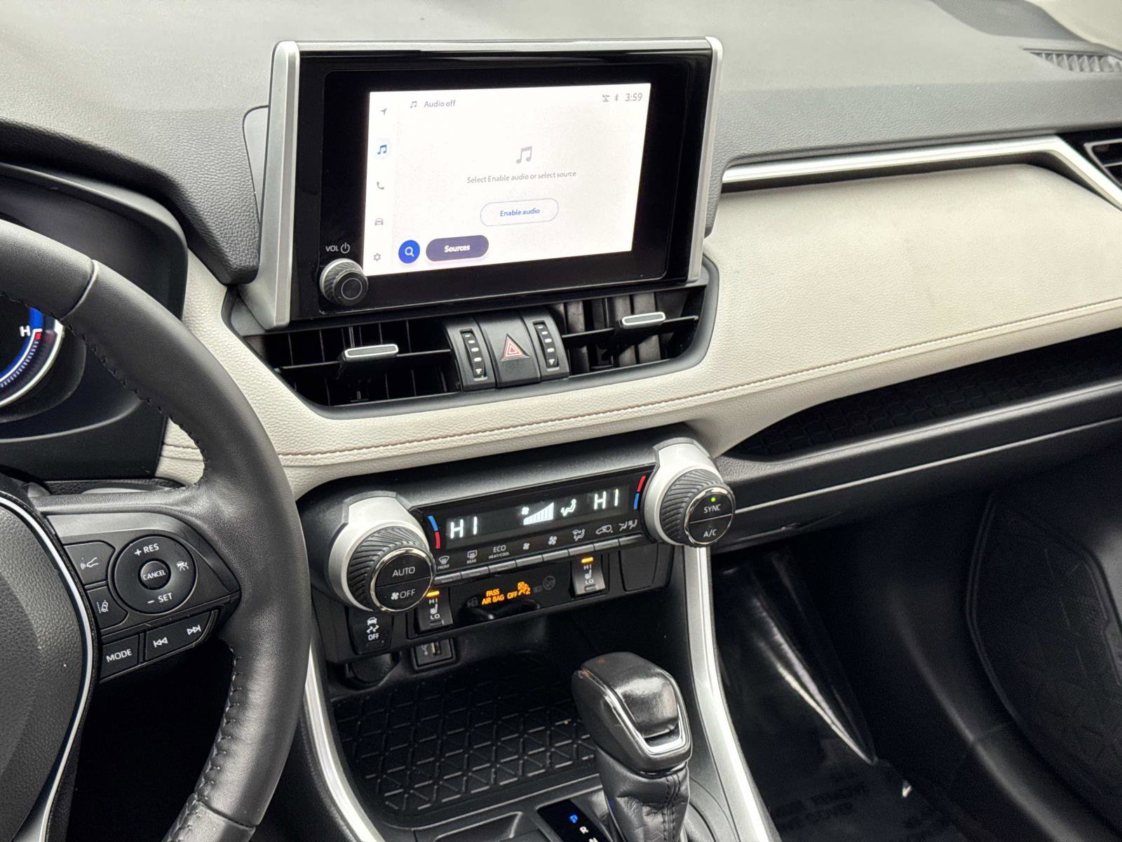 Used 2023 Toyota RAV4 XLE Premium image 3