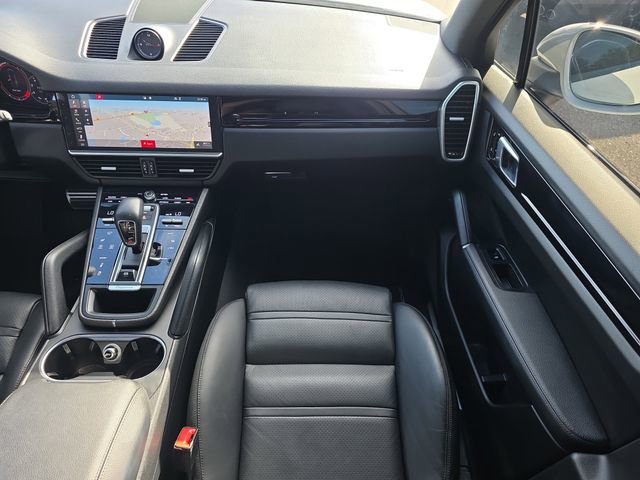 Used 2019 Porsche Cayenne S image 14