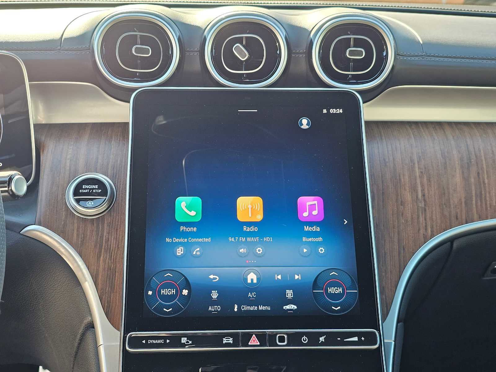 Used 2025 Mercedes-Benz GLC 300 image 24