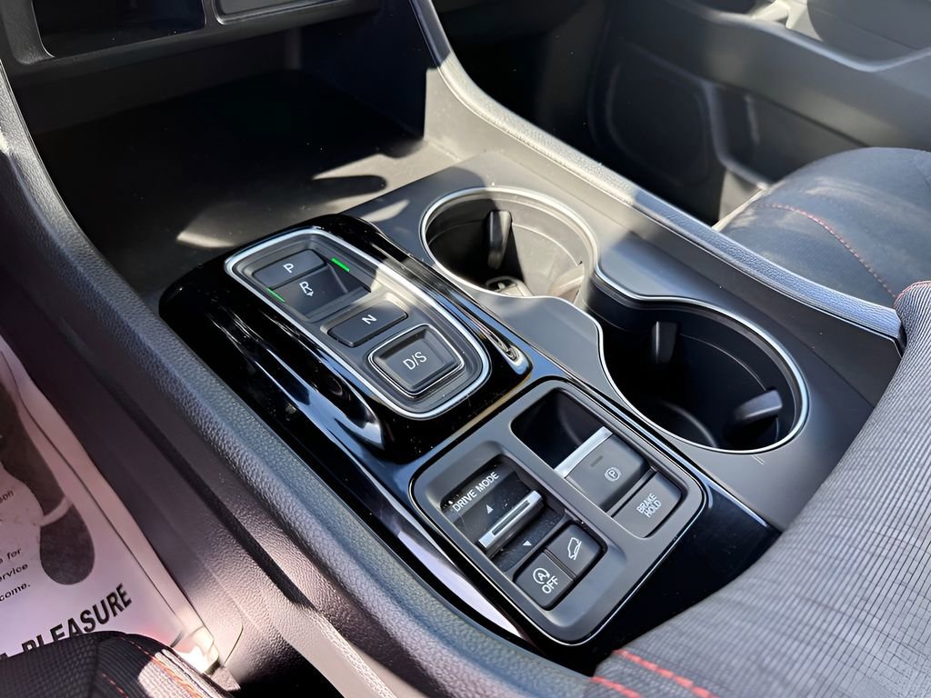 Used 2025 Honda Pilot Sport image 25